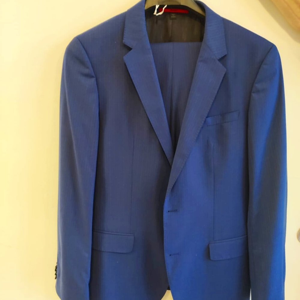 Hugo Boss Blue Suit 38R